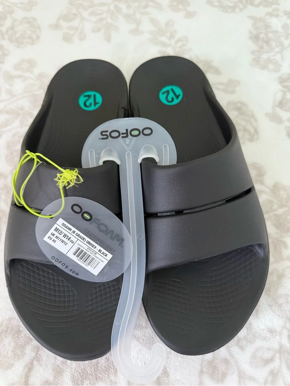 NEW OOFOS OOahh Black Slide Recovery Sandals